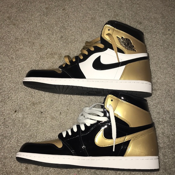 gold toe 1's